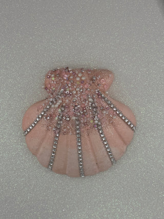 Clamshell Ornament in Coral