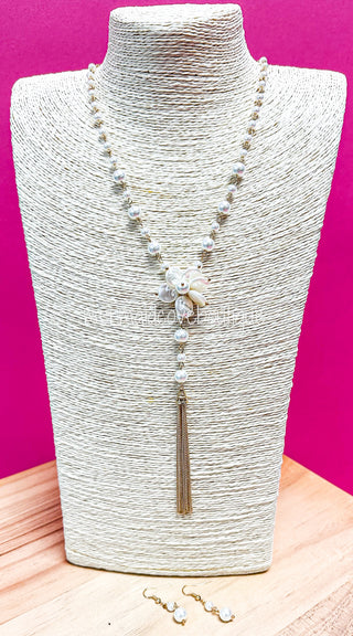Flower of Pearls Necklace