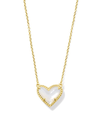 Ari Heart Short Pendant Necklace