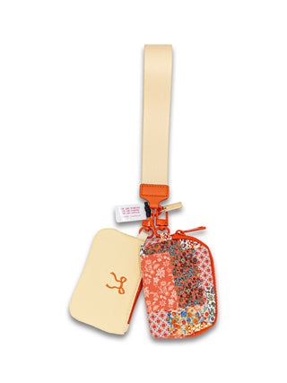 Close Watch Wristlet in Quilted Flower