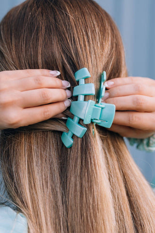 Classic Hair Clip | Medium | Totally Turquoise
