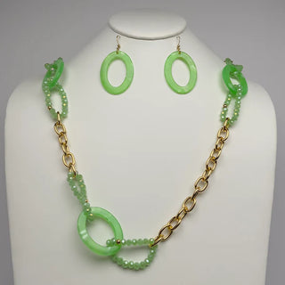 Groove Your Tune Necklace Set in Green