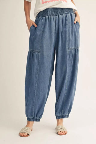 Effortless Style Joggers in Denim