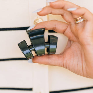 Classic | Jet Black | Petite | Claw Clip