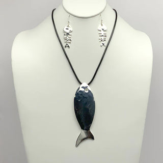 Me To You Fish Necklace Set in Silver