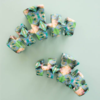 Classic | Island House | Medium | Claw Clip