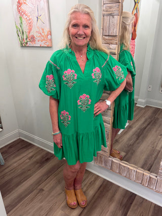 Easy For Me Dress in Kelly Green