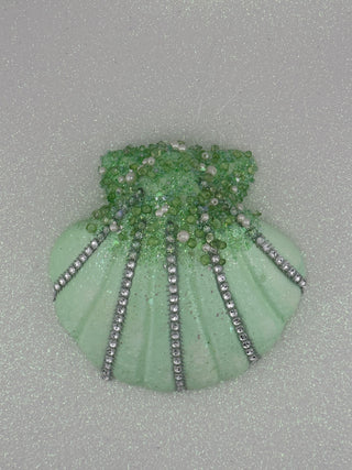Clamshell Ornament in Mint