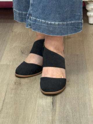 Milan Closed Toe Heel in Black