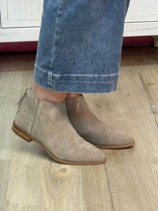 Rylie Boots In Natural