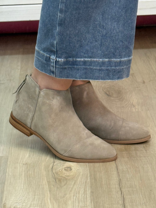 Rylie Boots In Natural