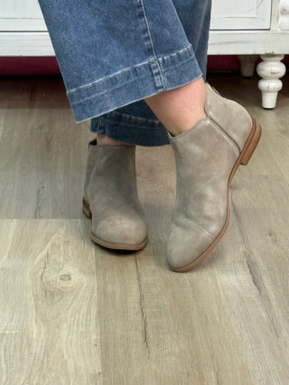 Rylie Boots In Natural