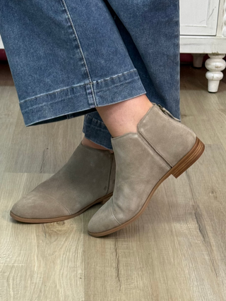 Rylie Boots In Natural