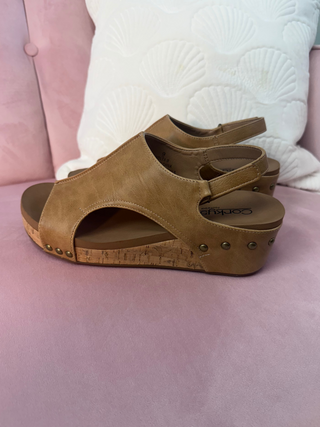 Corkys Volta II in Caramel Smooth