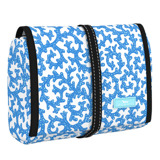 Beauty Burrito Hanging Toiletry Bag Medium In Sweet Coraline