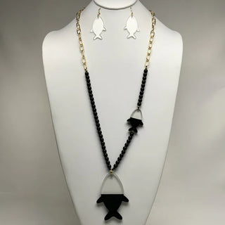 Last Laugh Necklace Set in Black