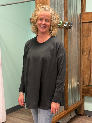 Sway With Me Swing Hem Top In Black