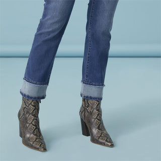 OMG Boyfriend Contrast Bottom Jeans