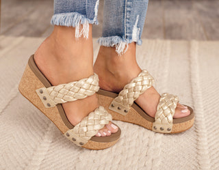 Corkys Delightful Wedge in Gold